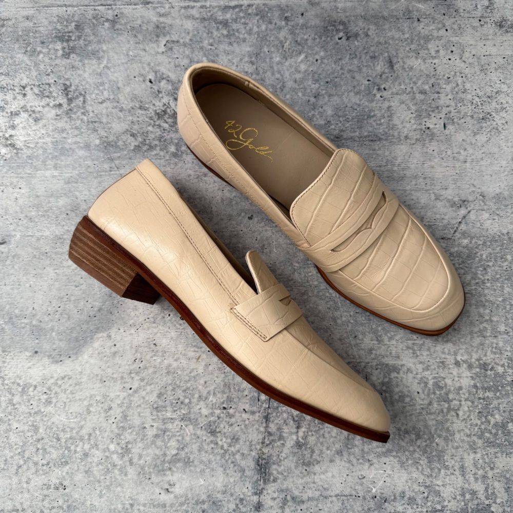 42 Gold Yasmeen Heeled Penny Loafers 8.5
